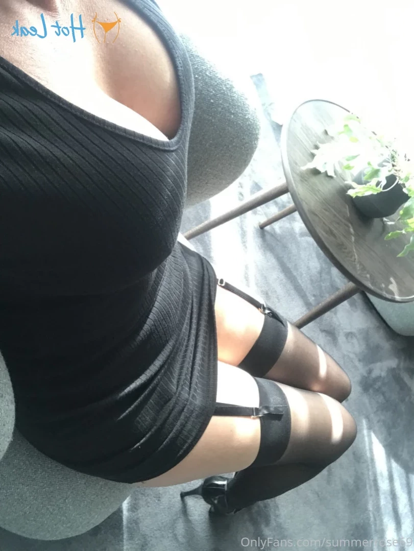 𝗦𝗨𝗠𝗠𝗘𝗥 𝗥𝗢𝗦𝗘 𝗦𝗪𝗜𝗡𝗚𝗘𝗥 𝗪𝗜𝗙𝗘 [ summerrose69 ] Onlyfans leaked photo 13335763 on Hotleaks.tv