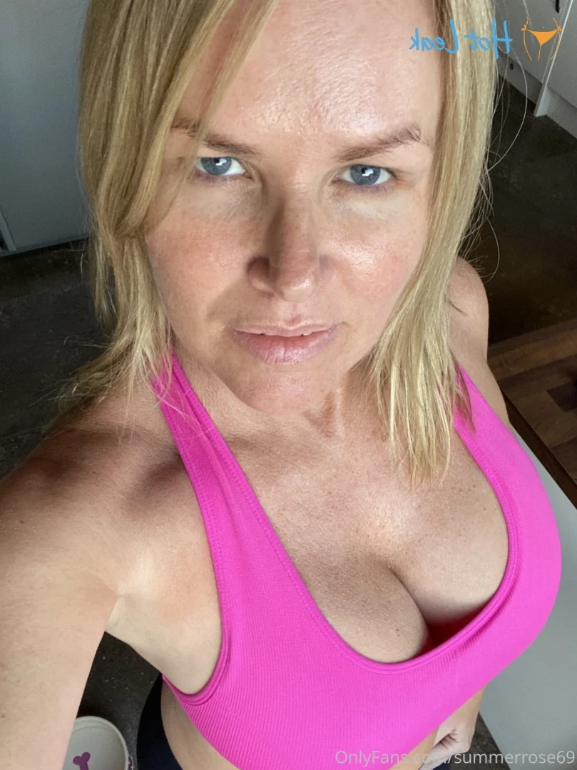 𝗦𝗨𝗠𝗠𝗘𝗥 𝗥𝗢𝗦𝗘 𝗦𝗪𝗜𝗡𝗚𝗘𝗥 𝗪𝗜𝗙𝗘 [ summerrose69 ] Onlyfans leaked photo 13336438 on Hotleaks.tv
