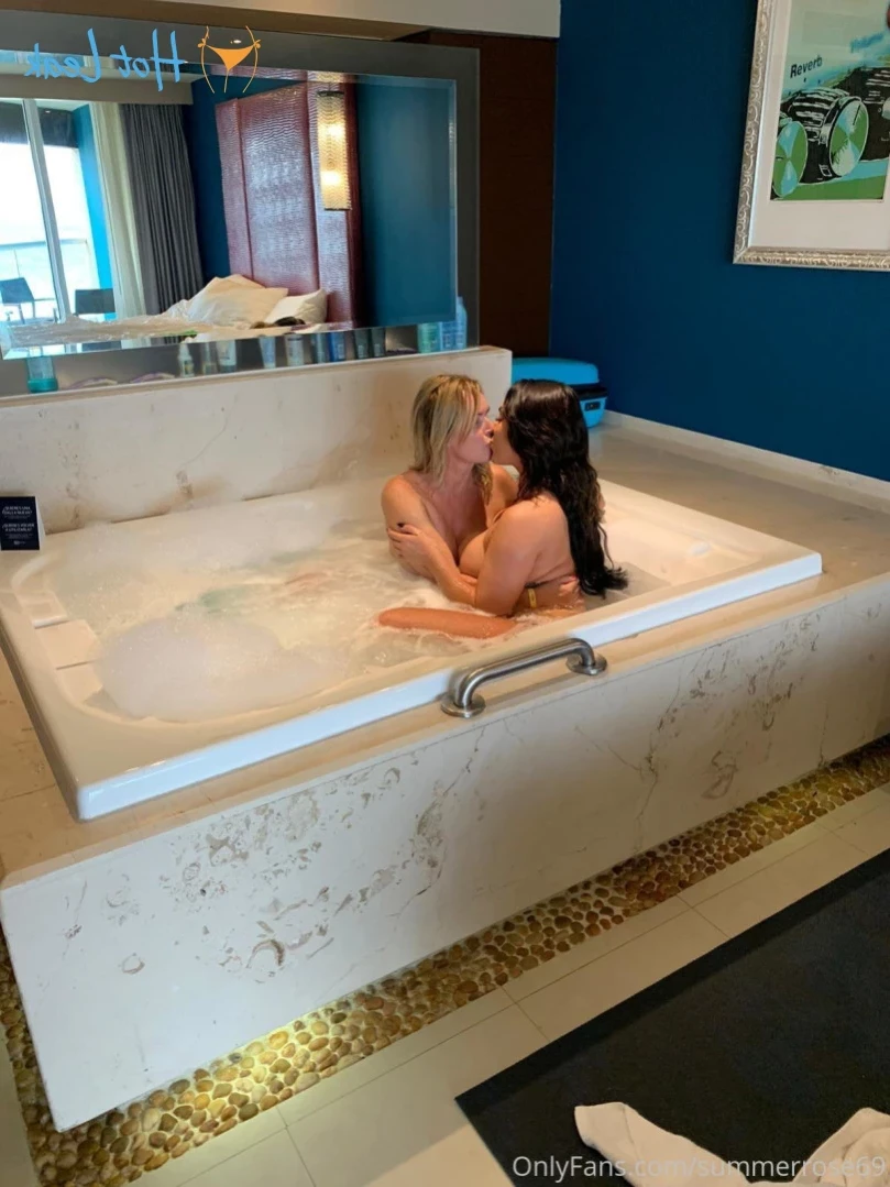𝗦𝗨𝗠𝗠𝗘𝗥 𝗥𝗢𝗦𝗘 𝗦𝗪𝗜𝗡𝗚𝗘𝗥 𝗪𝗜𝗙𝗘 [ summerrose69 ] Onlyfans leaked photo 13342736 on Hotleaks.tv
