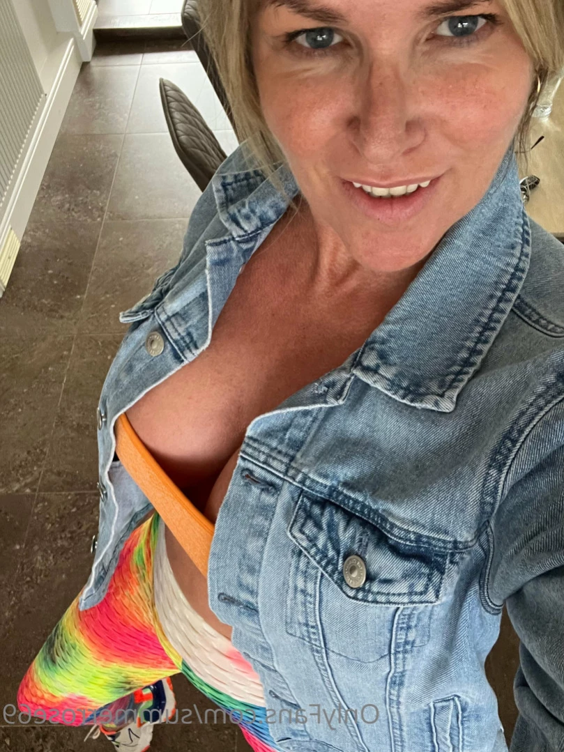 𝗦𝗨𝗠𝗠𝗘𝗥 𝗥𝗢𝗦𝗘 𝗦𝗪𝗜𝗡𝗚𝗘𝗥 𝗪𝗜𝗙𝗘 [ summerrose69 ] Onlyfans leaked photo 13417425 on Hotleaks.tv