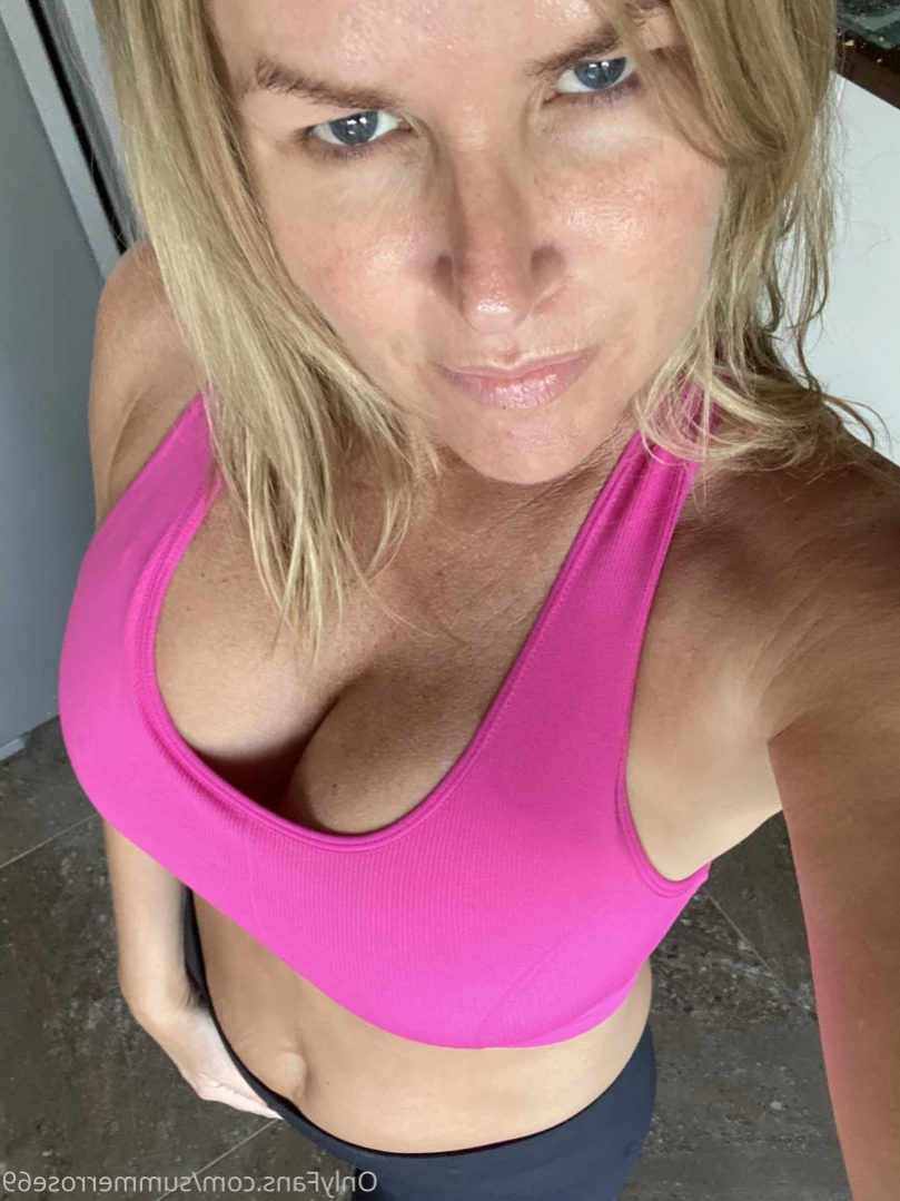 𝗦𝗨𝗠𝗠𝗘𝗥 𝗥𝗢𝗦𝗘 𝗦𝗪𝗜𝗡𝗚𝗘𝗥 𝗪𝗜𝗙𝗘 [ summerrose69 ] Onlyfans leaked photo 13625238 on Hotleaks.tv