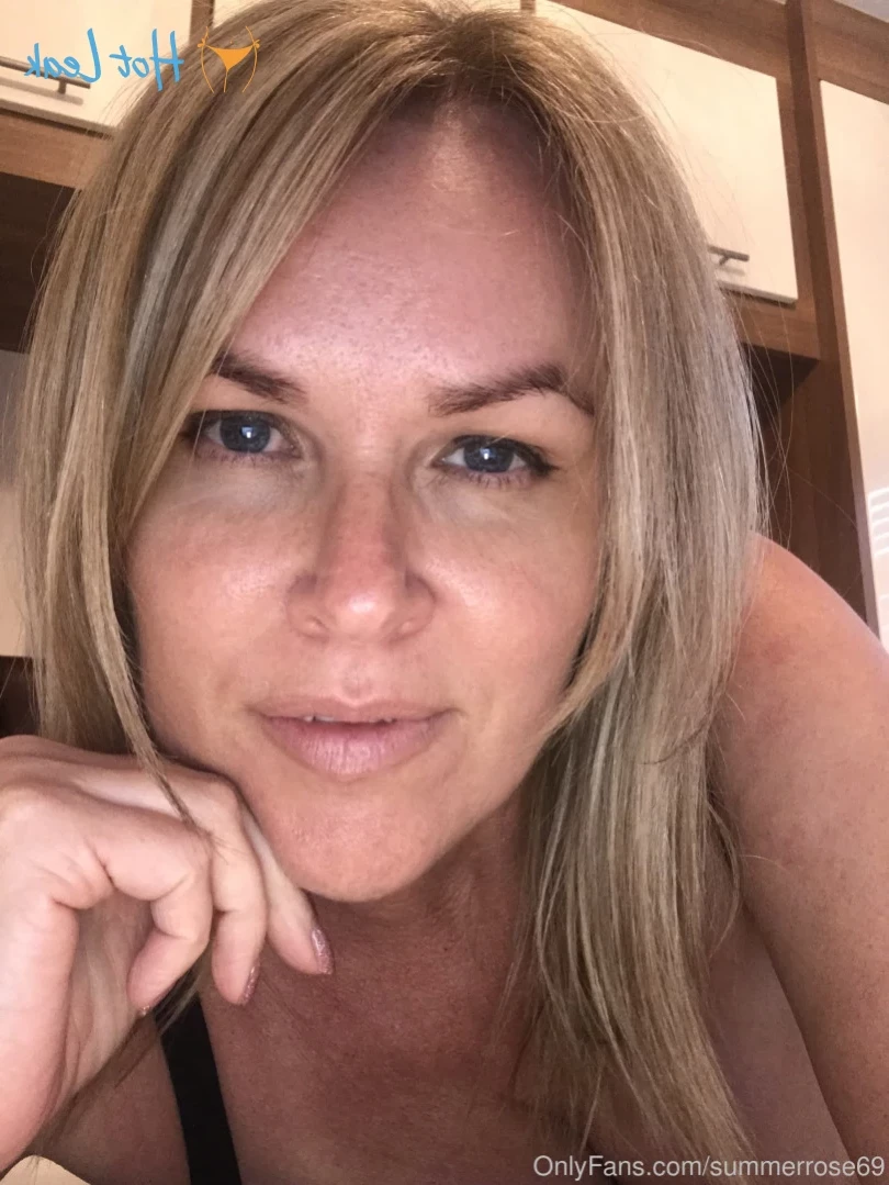 𝗦𝗨𝗠𝗠𝗘𝗥 𝗥𝗢𝗦𝗘 𝗦𝗪𝗜𝗡𝗚𝗘𝗥 𝗪𝗜𝗙𝗘 [ summerrose69 ] Onlyfans leaked photo 13751290 on Hotleaks.tv