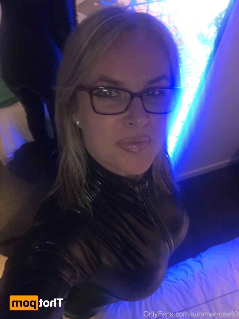 𝗦𝗨𝗠𝗠𝗘𝗥 𝗥𝗢𝗦𝗘 𝗦𝗪𝗜𝗡𝗚𝗘𝗥 𝗪𝗜𝗙𝗘 [ summerrose69 ] Onlyfans leaked photo 14169696 on Hotleaks.tv