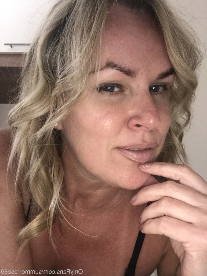 𝗦𝗨𝗠𝗠𝗘𝗥 𝗥𝗢𝗦𝗘 𝗦𝗪𝗜𝗡𝗚𝗘𝗥 𝗪𝗜𝗙𝗘 [ summerrose69 ] Onlyfans leaked photo 14170321 on Hotleaks.tv