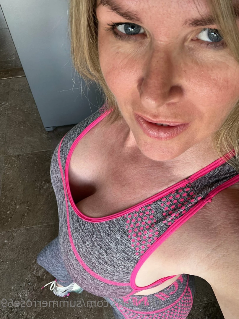 𝗦𝗨𝗠𝗠𝗘𝗥 𝗥𝗢𝗦𝗘 𝗦𝗪𝗜𝗡𝗚𝗘𝗥 𝗪𝗜𝗙𝗘 [ summerrose69 ] Onlyfans leaked photo 14171250 on Hotleaks.tv