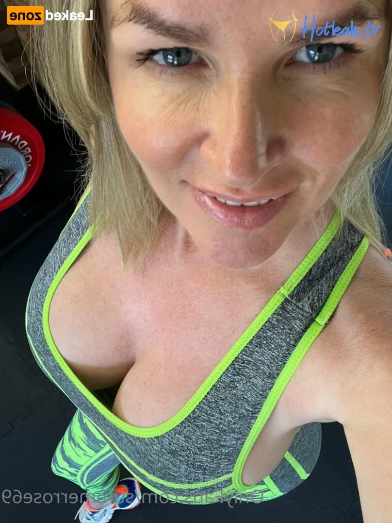 𝗦𝗨𝗠𝗠𝗘𝗥 𝗥𝗢𝗦𝗘 𝗦𝗪𝗜𝗡𝗚𝗘𝗥 𝗪𝗜𝗙𝗘 [ summerrose69 ] Onlyfans leaked photo 14837845 on Hotleaks.tv