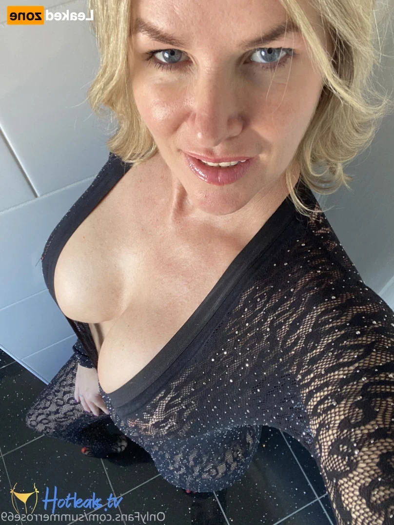 𝗦𝗨𝗠𝗠𝗘𝗥 𝗥𝗢𝗦𝗘 𝗦𝗪𝗜𝗡𝗚𝗘𝗥 𝗪𝗜𝗙𝗘 [ summerrose69 ] Onlyfans leaked photo 15324750 on Hotleaks.tv