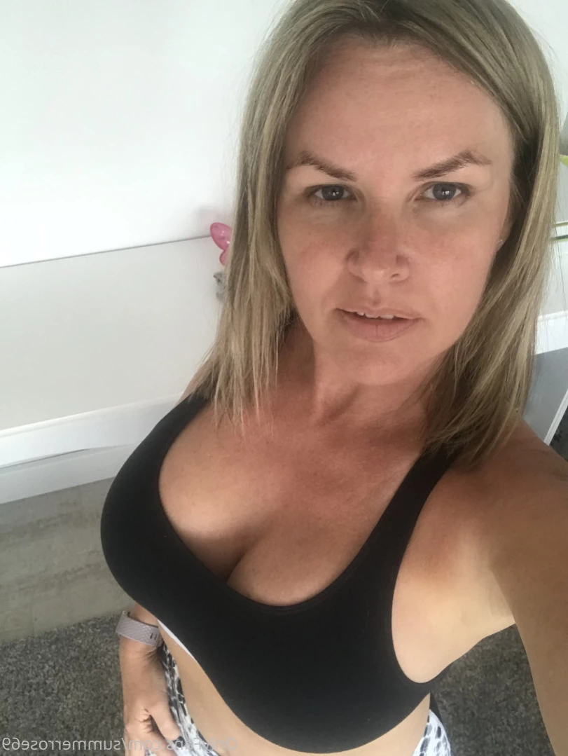 𝗦𝗨𝗠𝗠𝗘𝗥 𝗥𝗢𝗦𝗘 𝗦𝗪𝗜𝗡𝗚𝗘𝗥 𝗪𝗜𝗙𝗘 [ summerrose69 ] Onlyfans leaked photo 15327007 on Hotleaks.tv