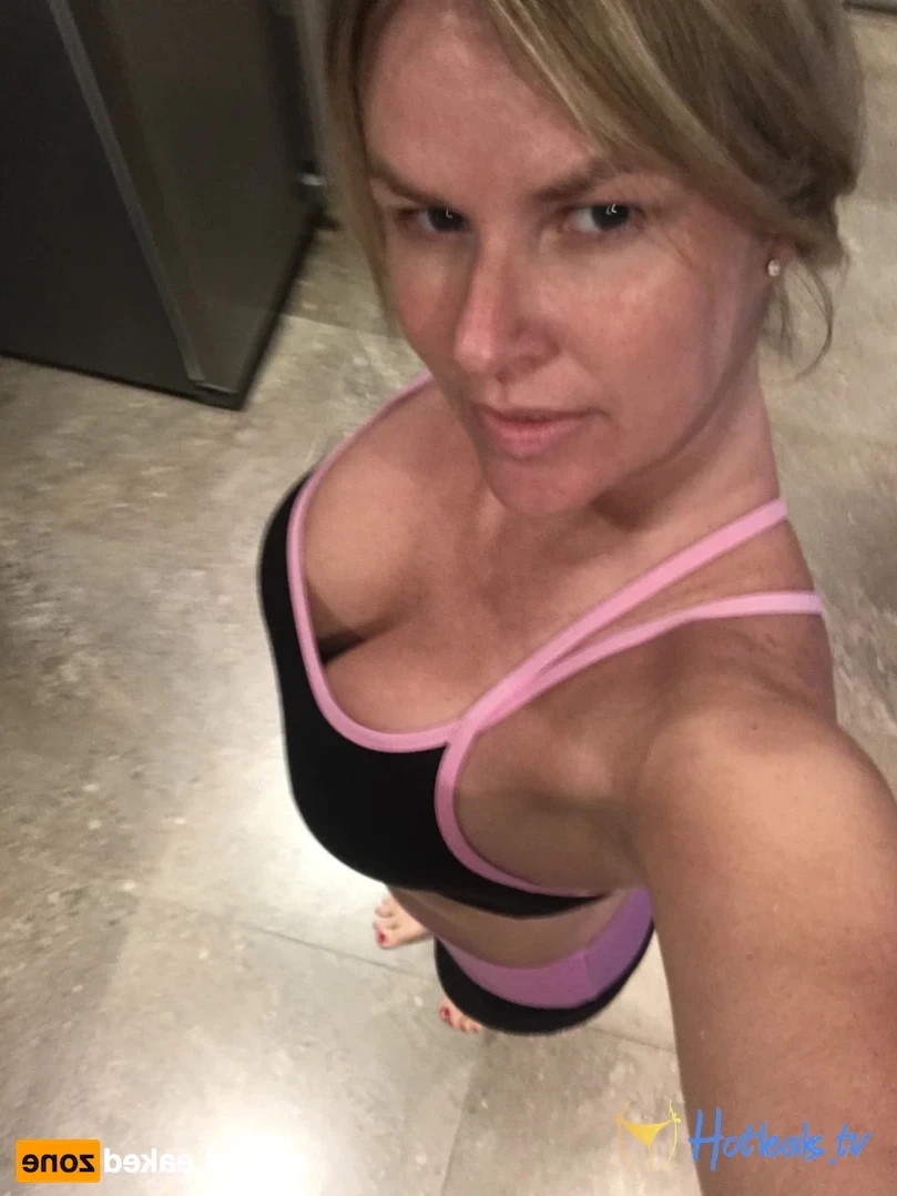 𝗦𝗨𝗠𝗠𝗘𝗥 𝗥𝗢𝗦𝗘 𝗦𝗪𝗜𝗡𝗚𝗘𝗥 𝗪𝗜𝗙𝗘 [ summerrose69 ] Onlyfans leaked photo 15465055 on Hotleaks.tv