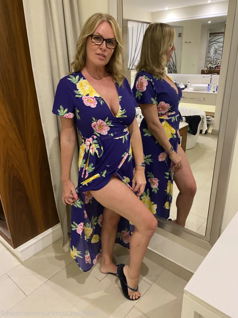 𝗦𝗨𝗠𝗠𝗘𝗥 𝗥𝗢𝗦𝗘 𝗦𝗪𝗜𝗡𝗚𝗘𝗥 𝗪𝗜𝗙𝗘 [ summerrose69 ] Onlyfans leaked photo 15570851 on Hotleaks.tv