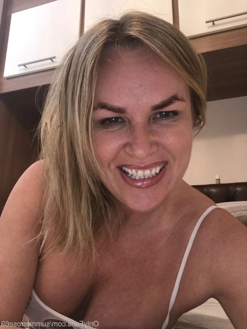 𝗦𝗨𝗠𝗠𝗘𝗥 𝗥𝗢𝗦𝗘 𝗦𝗪𝗜𝗡𝗚𝗘𝗥 𝗪𝗜𝗙𝗘 [ summerrose69 ] Onlyfans leaked photo 15673702 on Hotleaks.tv