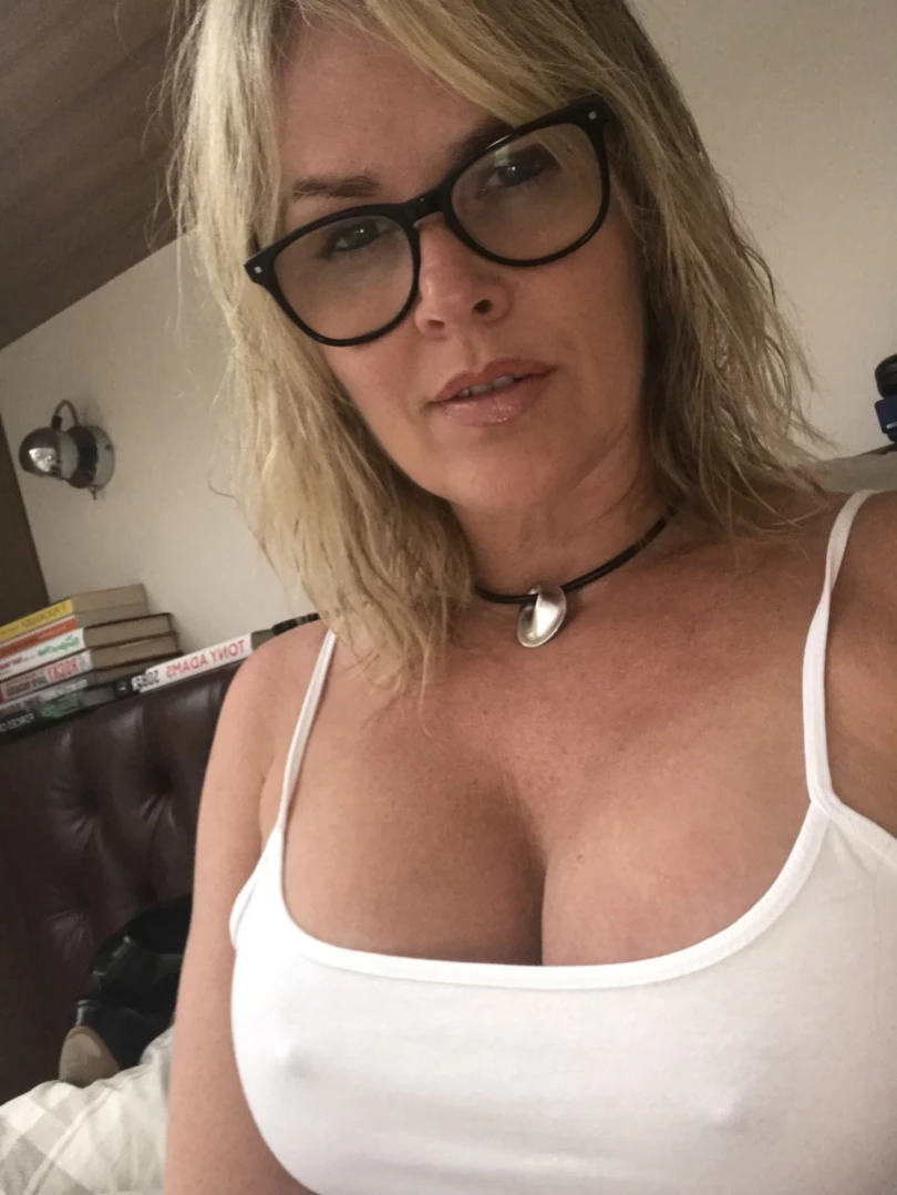 𝗦𝗨𝗠𝗠𝗘𝗥 𝗥𝗢𝗦𝗘 𝗦𝗪𝗜𝗡𝗚𝗘𝗥 𝗪𝗜𝗙𝗘 [ summerrose69 ] Onlyfans leaked photo 15776700 on Hotleaks.tv