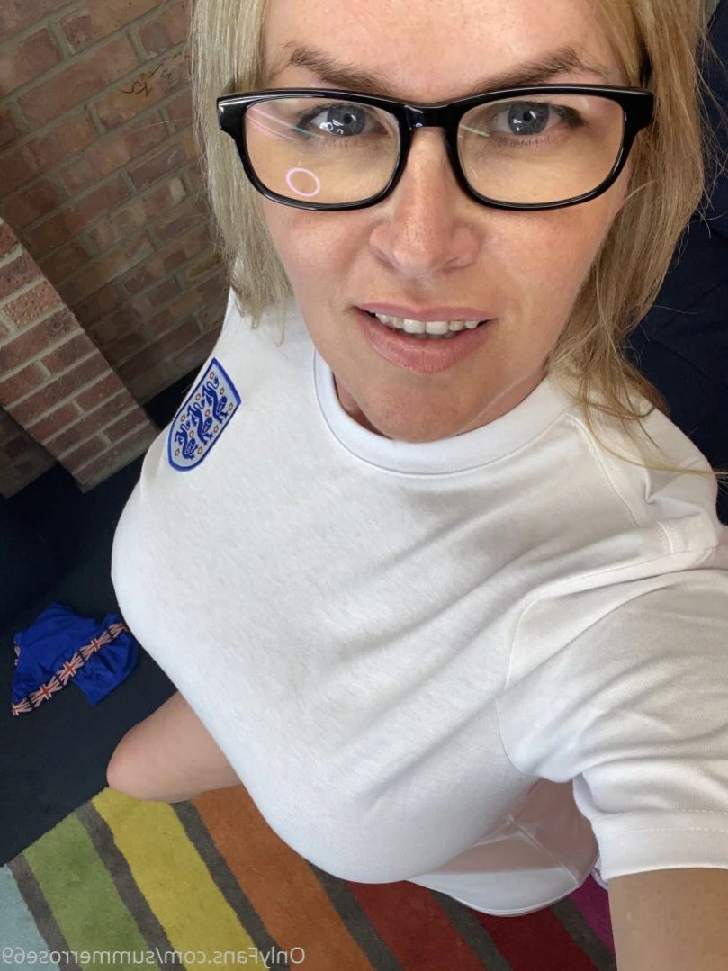 𝗦𝗨𝗠𝗠𝗘𝗥 𝗥𝗢𝗦𝗘 𝗦𝗪𝗜𝗡𝗚𝗘𝗥 𝗪𝗜𝗙𝗘 [ summerrose69 ] Onlyfans leaked photo 15907848 on Hotleaks.tv