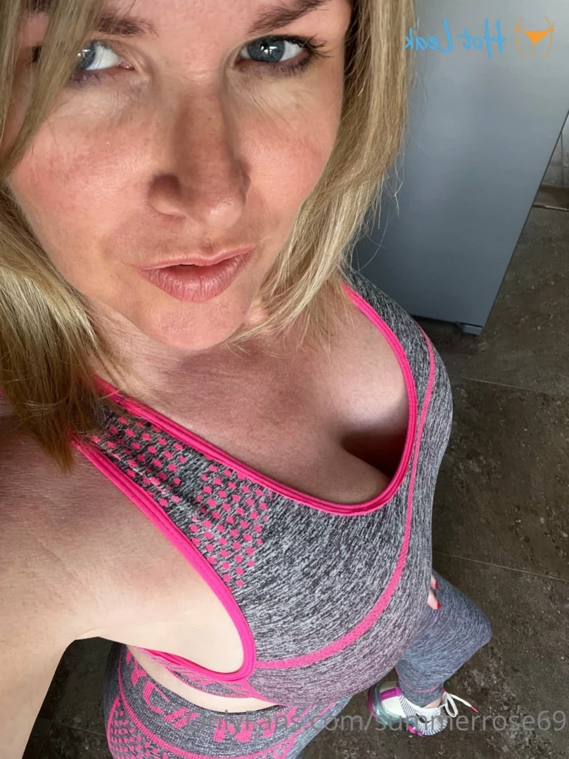 𝗦𝗨𝗠𝗠𝗘𝗥 𝗥𝗢𝗦𝗘 𝗦𝗪𝗜𝗡𝗚𝗘𝗥 𝗪𝗜𝗙𝗘 [ summerrose69 ] Onlyfans leaked photo 16119451 on Hotleaks.tv
