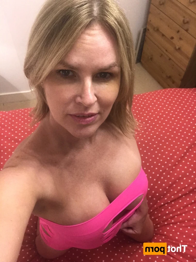 𝗦𝗨𝗠𝗠𝗘𝗥 𝗥𝗢𝗦𝗘 𝗦𝗪𝗜𝗡𝗚𝗘𝗥 𝗪𝗜𝗙𝗘 [ summerrose69 ] Onlyfans leaked photo 16214799 on Hotleaks.tv