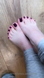 4596121