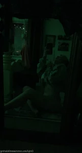 5772568