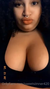 10593599