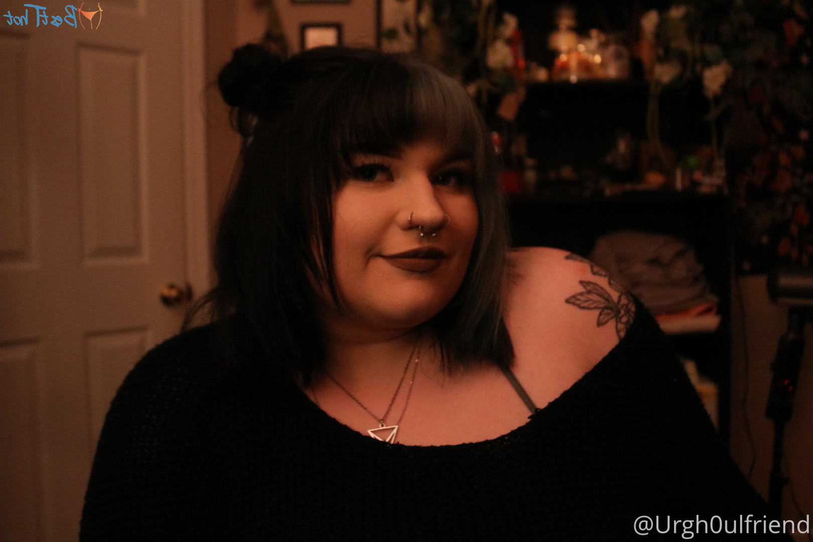Big titty goth slūt [ sxtxnsharlot ] Onlyfans leaked photo 16837354 on Hotleaks.tv