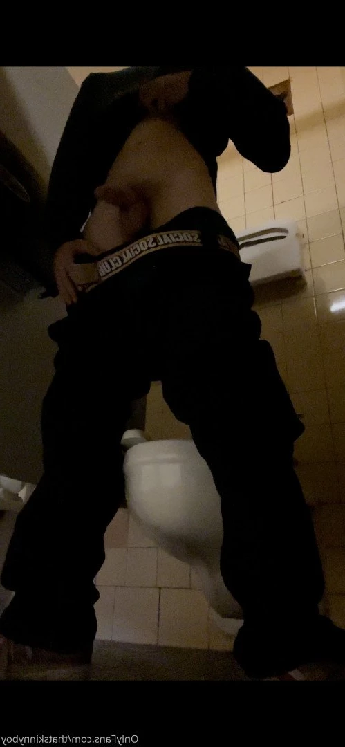 Skinny boy &lt;3 [ thatskinnyboy ] Onlyfans leaked photo 2912920 on Hotleaks.tv