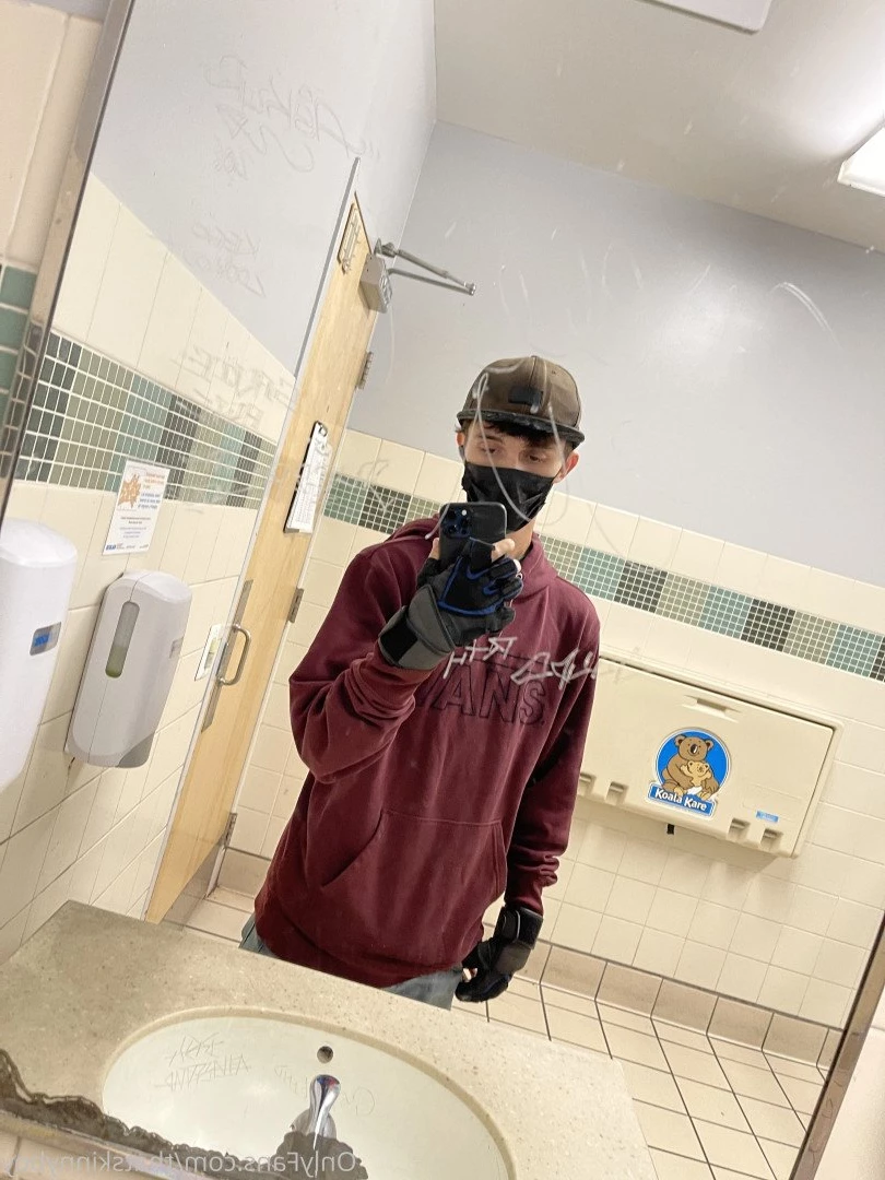 Skinny boy &lt;3 [ thatskinnyboy ] Onlyfans leaked photo 2914398 on Hotleaks.tv