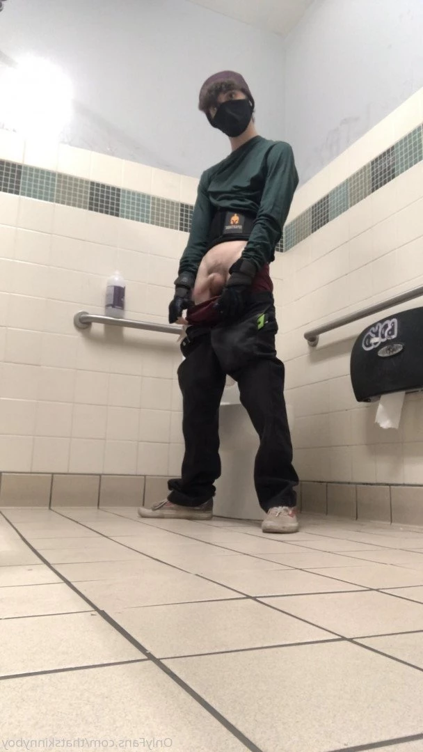 Skinny boy &lt;3 [ thatskinnyboy ] Onlyfans leaked photo 2927221 on Hotleaks.tv