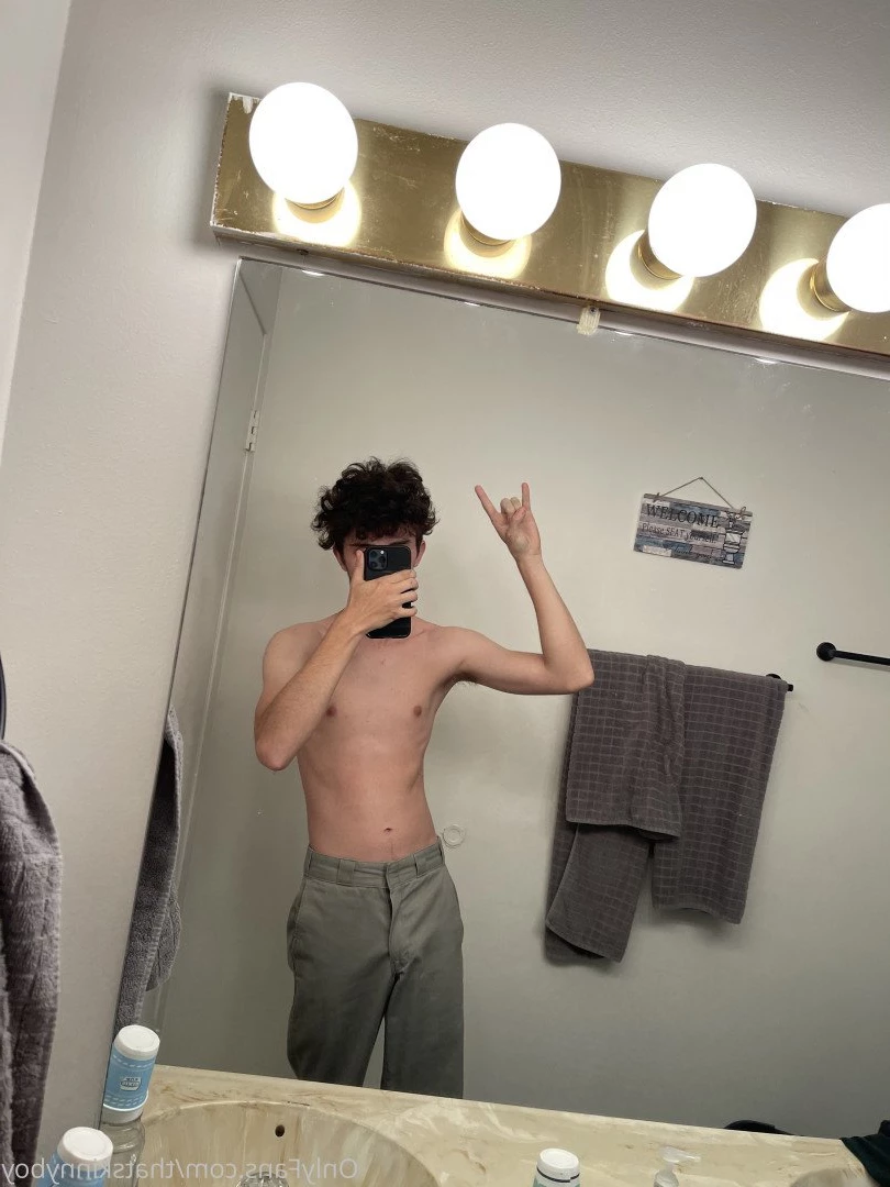 Skinny boy &lt;3 [ thatskinnyboy ] Onlyfans leaked photo 2928931 on Hotleaks.tv