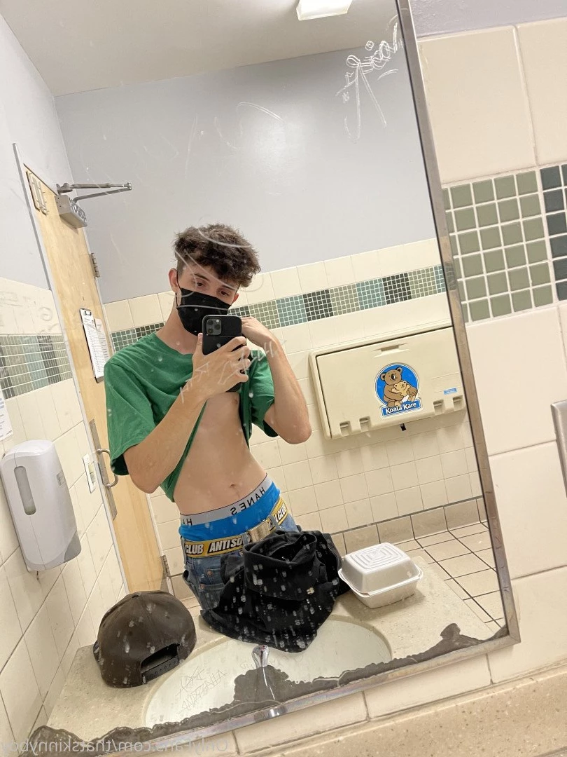 Skinny boy &lt;3 [ thatskinnyboy ] Onlyfans leaked photo 2930885 on Hotleaks.tv