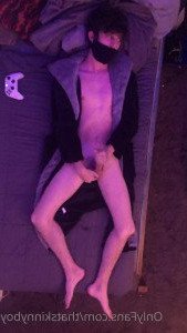 4599772