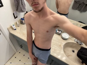 5649387
