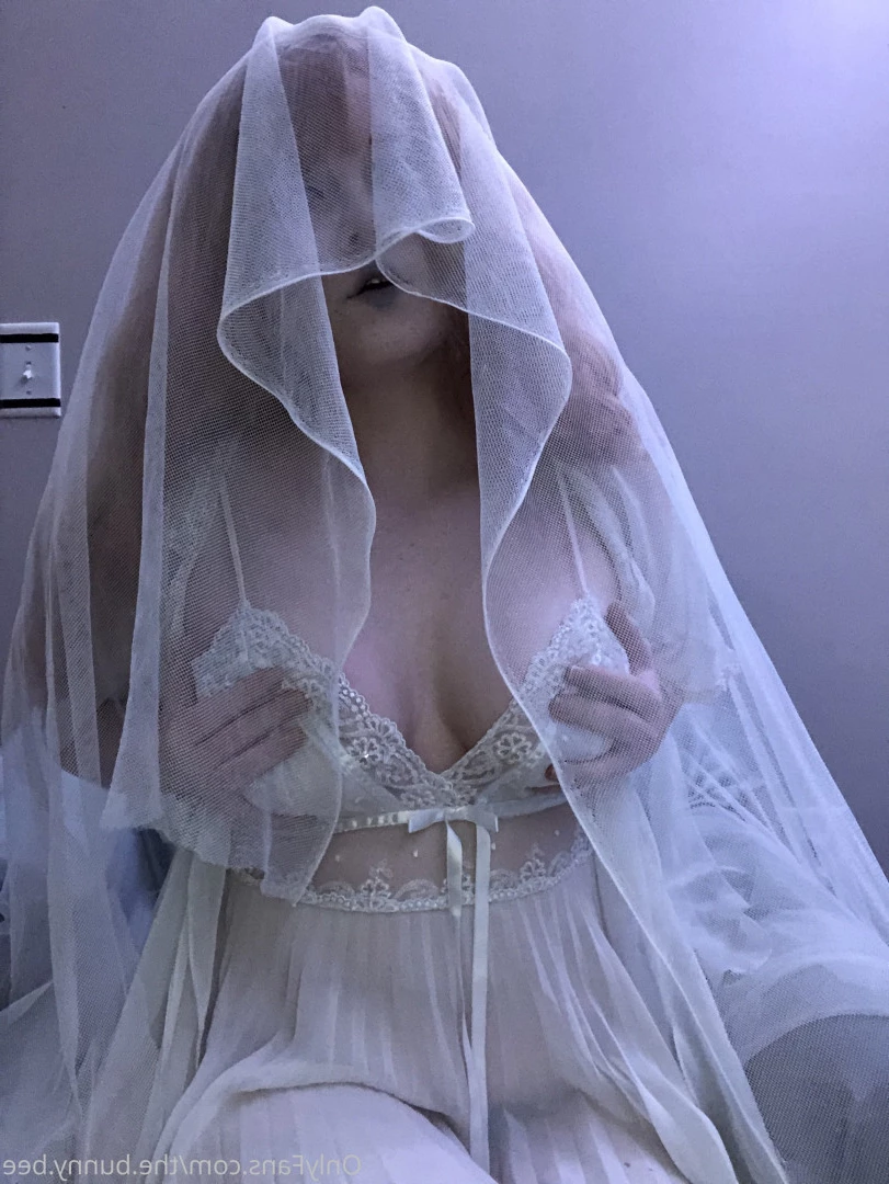 Ahri [ the.bunny.bee ] Onlyfans leaked photo 5724710 on Hotleaks.tv