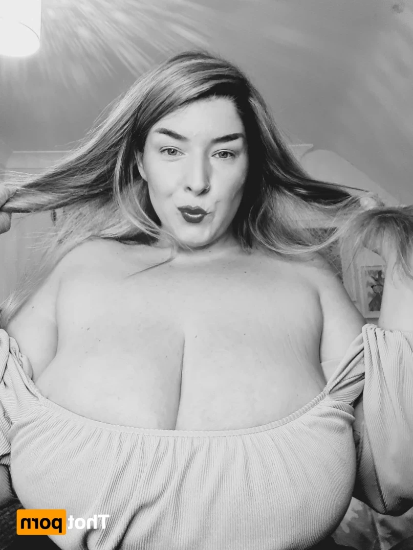 Huge Natural Boobs 36K BBW Curves [ the_kitty_amore ] Onlyfans leaked photo 13195445 on Hotleaks.tv