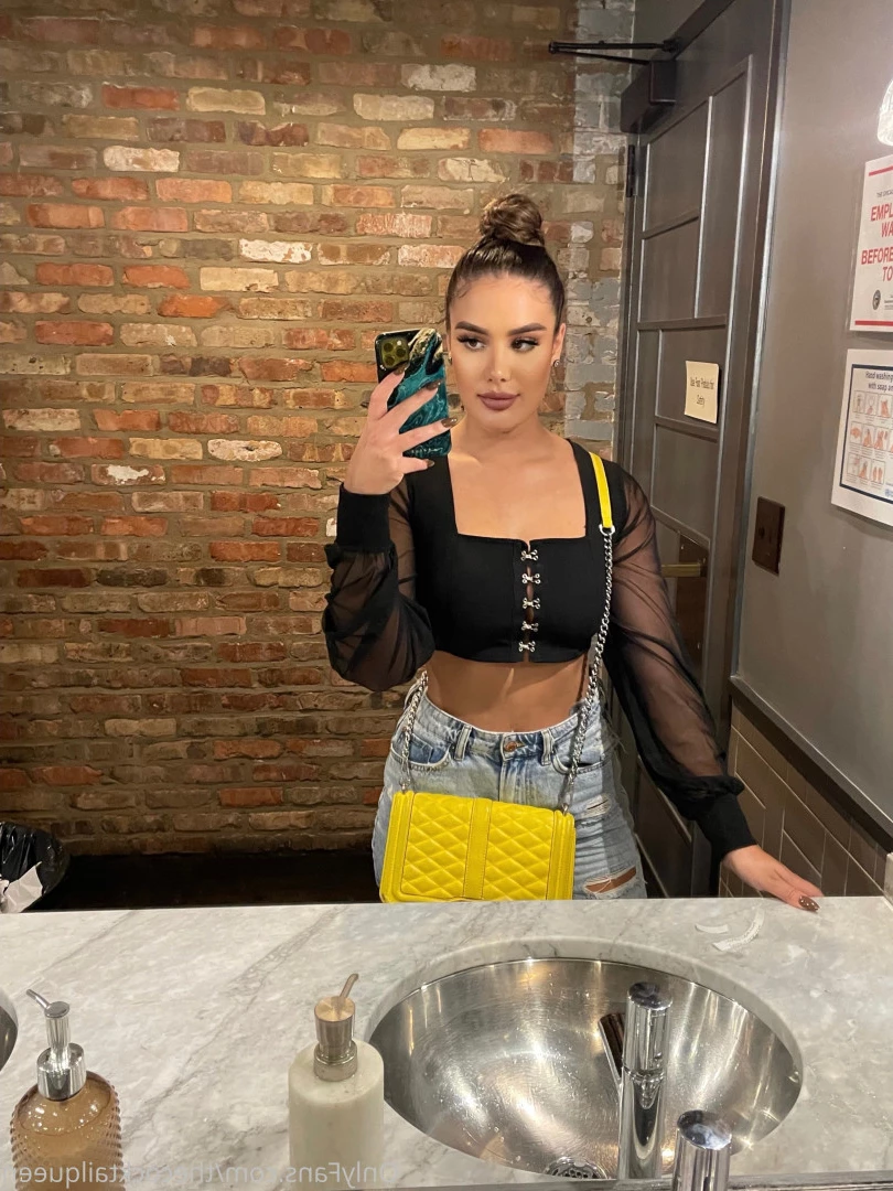 Alyssa [ thecocktailqueen ] Onlyfans leaked photo 10036252 on Hotleaks.tv