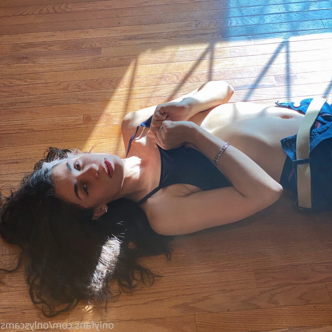 Cyn [ thefriendzone ] Onlyfans leaked photo 2676385 on Hotleaks.tv