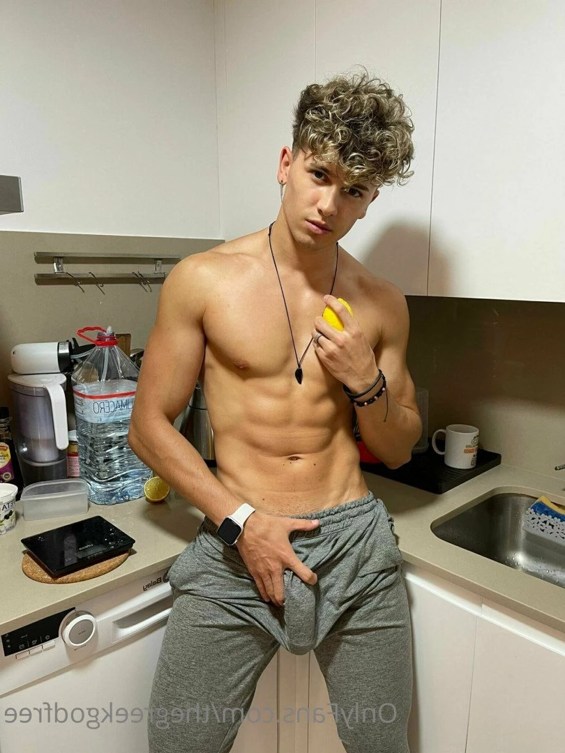 TheGreekGod FREE PAGE TOP 0% CREATOR [ thegreekgodfree ] Onlyfans leaked photo 2904111 on Hotleaks.tv