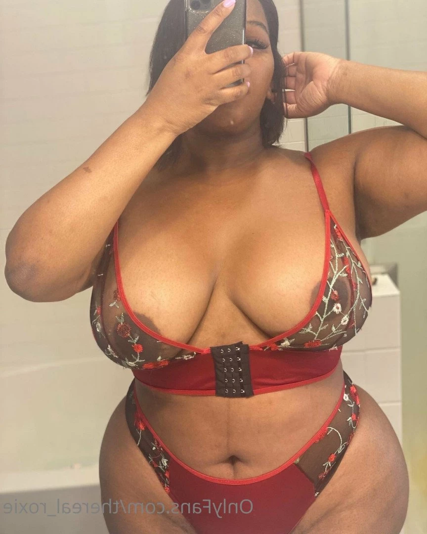 TheReal_RoxieFree [ thereal_roxie ] Onlyfans leaked photo 2664329 on Hotleaks.tv