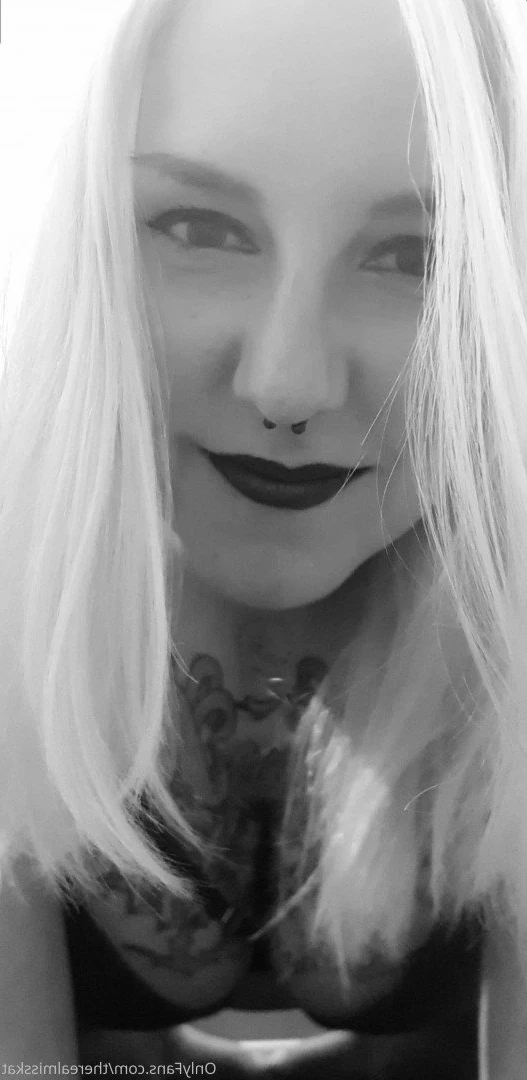 u87055824 [ kat54321 ] Onlyfans leaked photo 2643764 on Hotleaks.tv