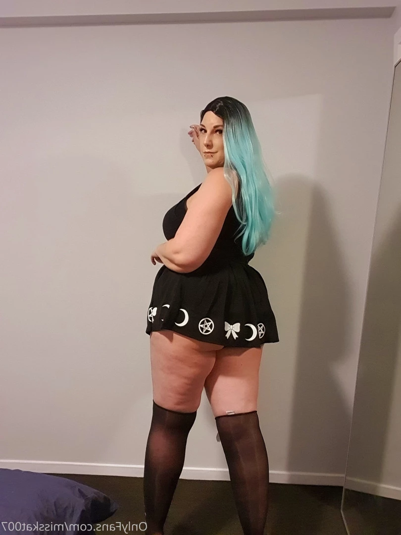 u87055824 [ kat54321 ] Onlyfans leaked photo 5875504 on Hotleaks.tv