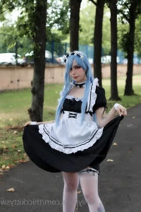 5647724