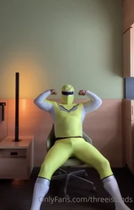 4941723