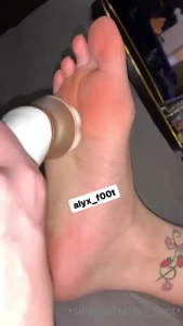 10589833