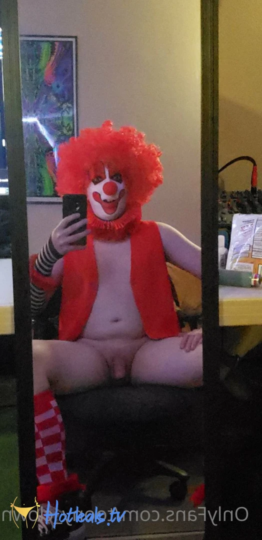 Trixy the Clown [ toony_clown ] Onlyfans leaked photo 2636335 on Hotleaks.tv