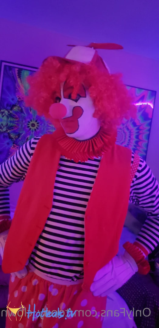 Trixy the Clown [ toony_clown ] Onlyfans leaked photo 7665594 on Hotleaks.tv