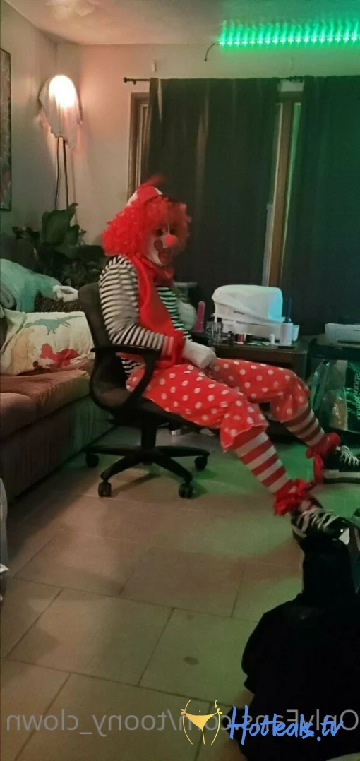 Trixy the Clown [ toony_clown ] Onlyfans leaked photo 7665772 on Hotleaks.tv