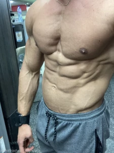 2895232