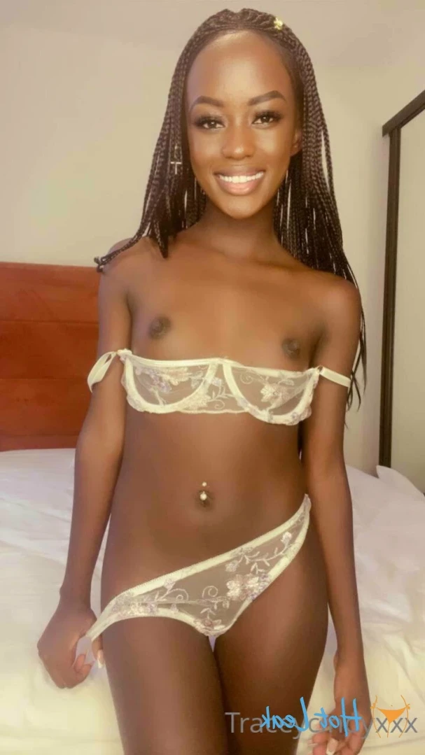 𝐘𝐎𝐔𝐑 𝐏𝐄𝐓𝐈𝐓𝐄 𝐆𝐅💝 [ traceycindyxxx ] Onlyfans leaked photo 10981647 on Hotleaks.tv