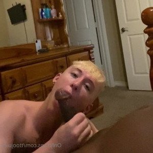 4608699