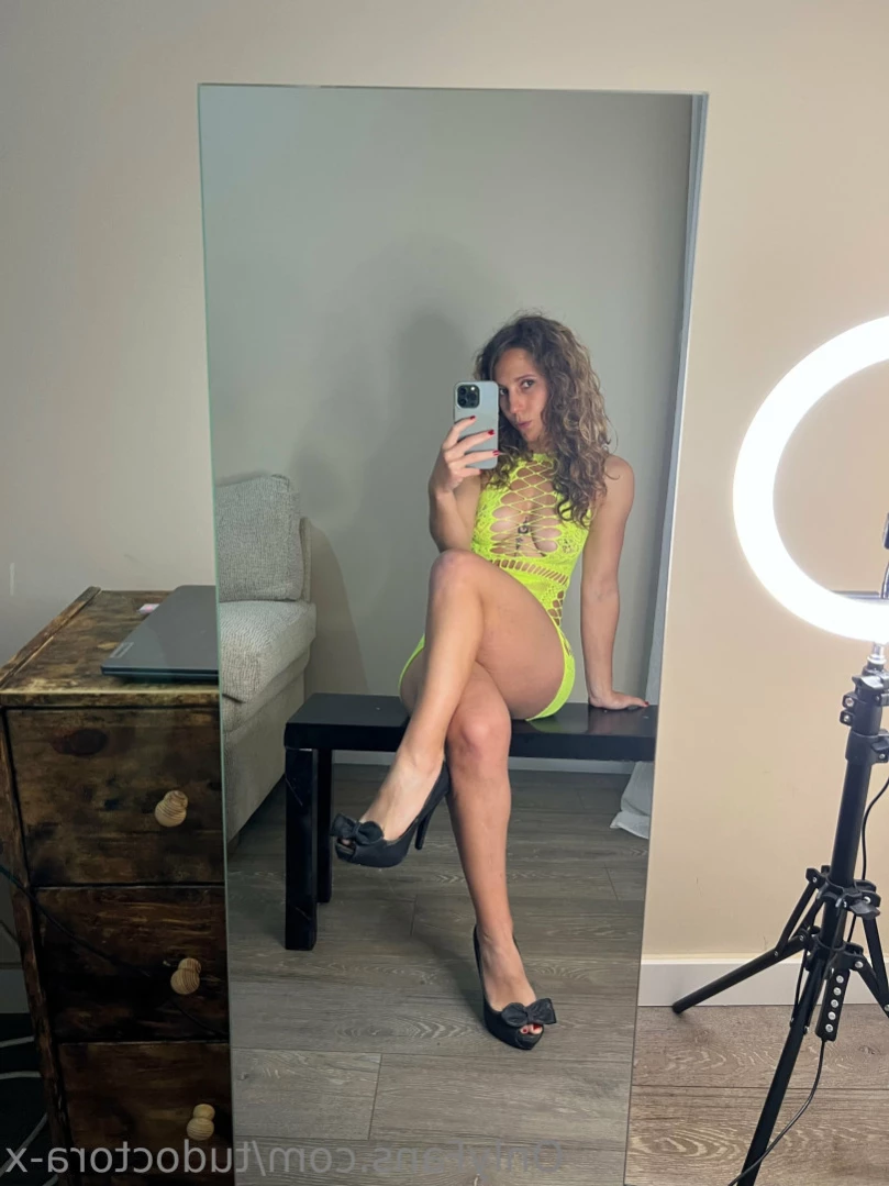 Dr.👩🏼‍⚕️💦 SQUIIRT QUEEN💦 [ tudoctora-x ] Onlyfans leaked photo 14850622 on Hotleaks.tv
