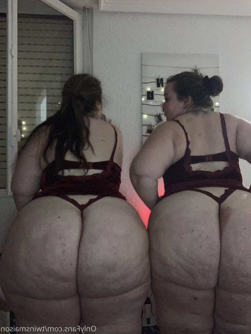 ROCIO &amp; LUCÍA MAISON [ twinsmaison ] Onlyfans leaked photo 2891858 on Hotleaks.tv