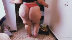 4943579